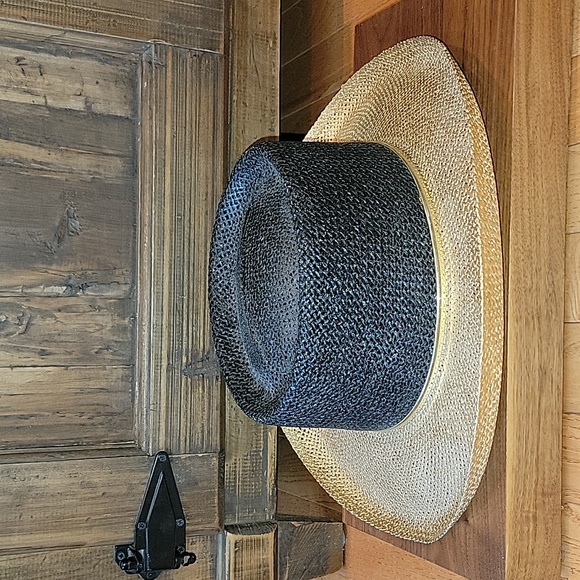 Gold and Black Fashion Hat, great for Golf, Cruise or Resort Wear - Picture 9 of 14